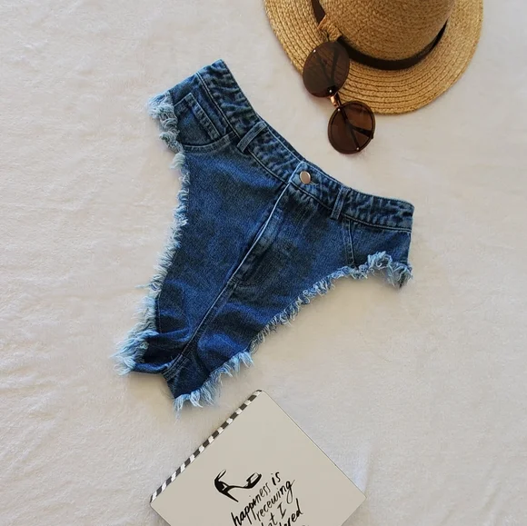 WOMEN SHORT - Picture 9 of 16